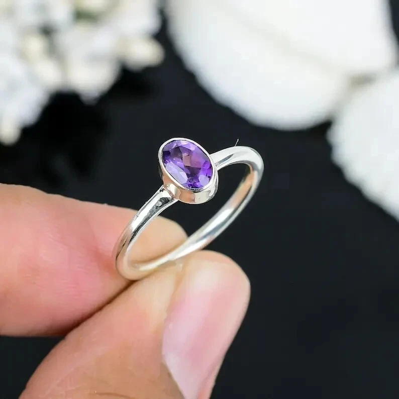 Real 950 Platinum Bezel Set Pretty Ring With Purple Oval Cut Simulated Amethyst - Image 2 of 4