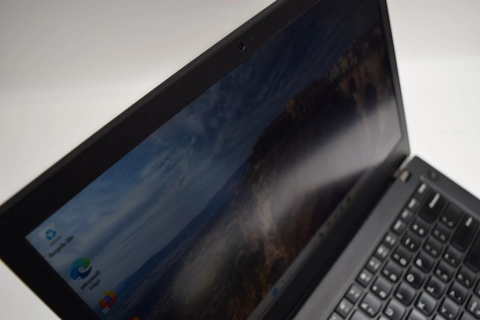 Lenovo ThinkPad T470 14" Core i5-7300U 2.60GHZ 16GB RAM 256GB SSD Win11 Pro - Image 2 of 4