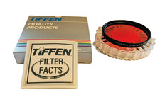 TIFFEN 77mm RED 25 FILTER w/CASE, BOX EXCELLENT PLUS CONDITION 