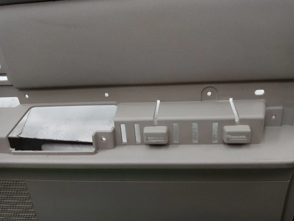 Отделка правой передней двери для Ford Expedition 2007-2014 годов выпуска от оригинального производителя протестирована - Изображение 4 из 4