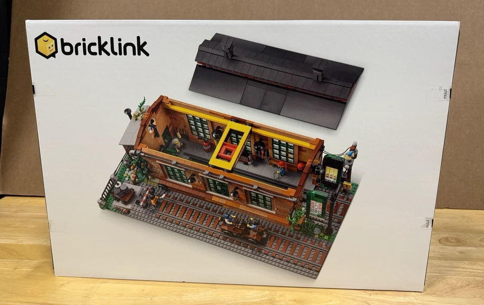 LEGO Bricklink 910033: Antiguo cobertizo de motor de tren, nuevo y sellado en caja Foto 2 de 4