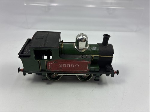 Hornby R455 OO Gauge 0-4-0 Industrial Tank Loco 25550 Painted Train Working - Picture 8 of 24
