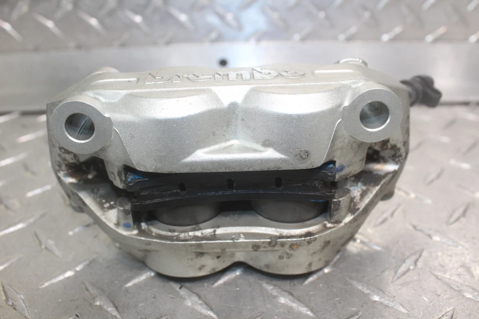 2013 DUCATI MONSTER 696 ПРАВЫЙ ПЕРЕДНИЙ ТОРМОЗ СУППОРТ 61041041A - Изображение 4 из 4