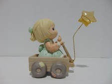 Precious Moments Wishing You A World Of Peace C0019 1999 Box (A)