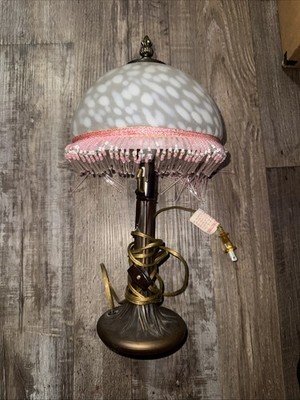 VINTAGE UNDERWRITERS LABORATORIES VICTORIAN LAMP GLASS SHADE BEADS FRINGE TASSEL