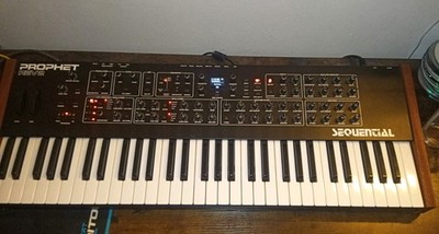 Synthesizer Sequential Prophet Rev 2 8 Voice Inkl Decksaver