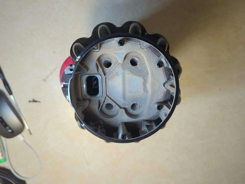 OEM Dyson V11 SV14-15 Cyclone Filter Bin Housing Screen Canister - Image 3 of 4