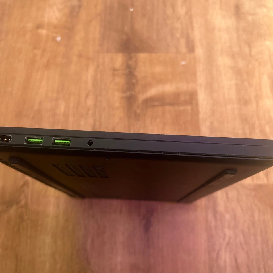 Razer Blade 15 15.6 inch - Intel Core i7 8th Gen., 2.20 GHz, 16GB / READ DESC - Image 3 of 4