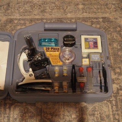 Meade Instruments 28 Piece Microscope Kit 100x 900x  little white thing missing
