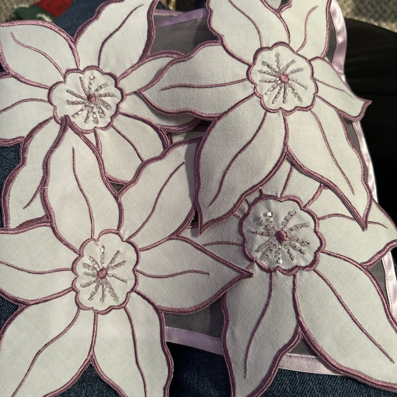 Bombay Co 4 Lavender Doilie Coasters In Storage Pouch NEW