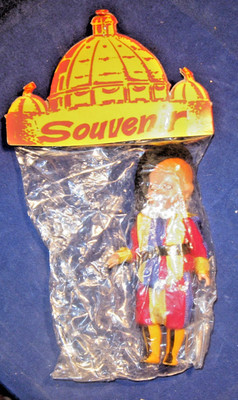 Vintage Vatican Swiss Guard Italy Roma Souvenir Plastic Doll Sleepy Eyes 3.5 in.
