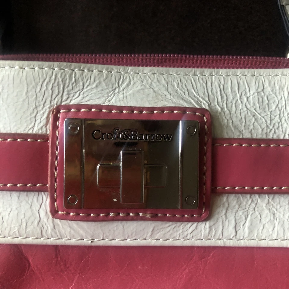 Linda bolsa de mão de couro rosa detalhes brancos alça dupla BarbieCore Vibe - Imagem 2 de 4