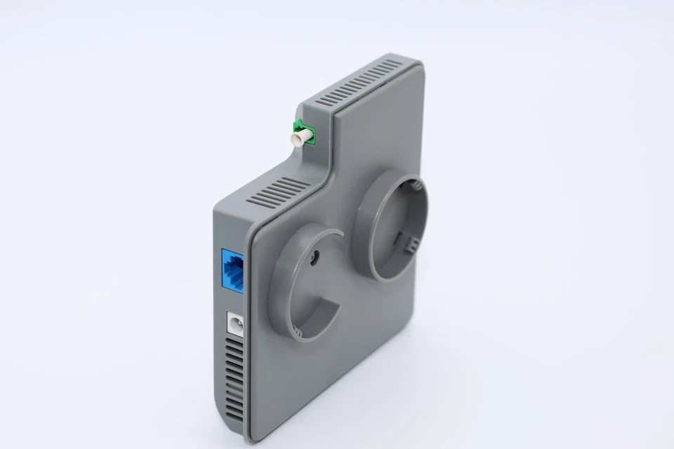 Telekom Glasfaser Modem - Huawei EchoLife HG8010u GPON Terminal NEU & OVP - Bild 3 von 4