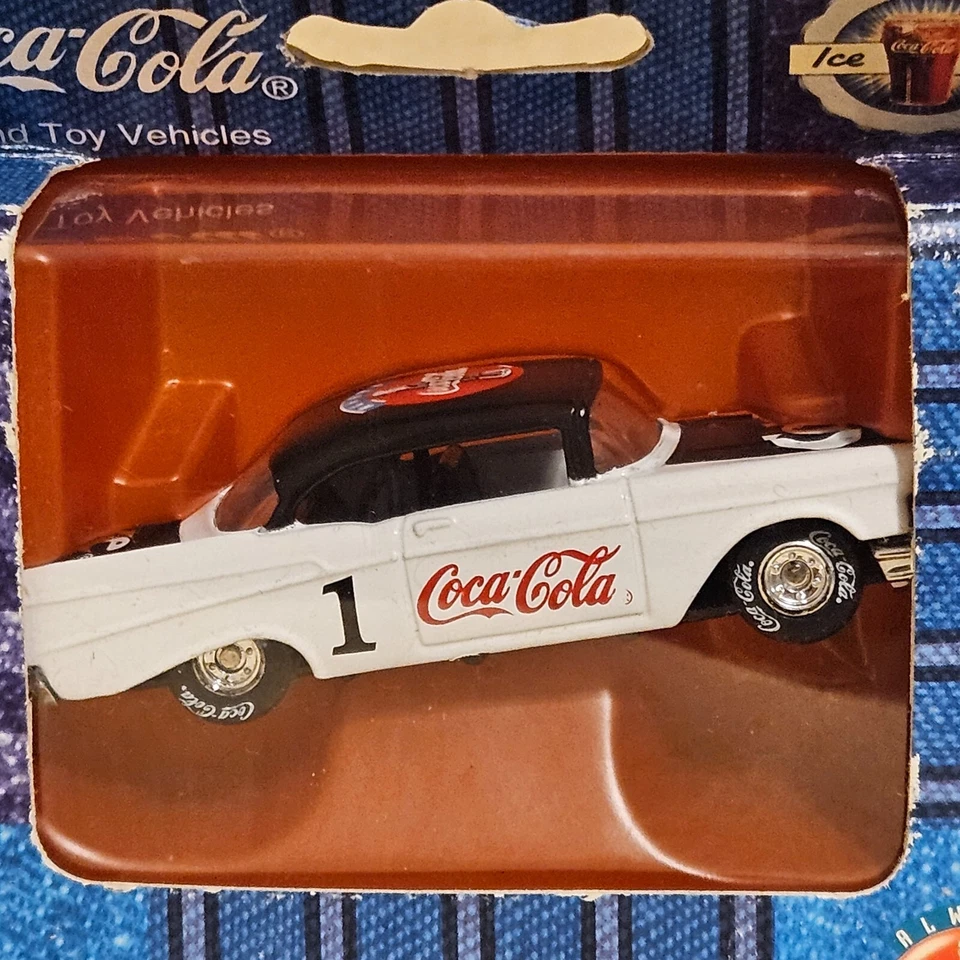 Coca Cola brand toy vehicles " CS-1 Sedan" scala 1:64 "tipo matchbox corgi - Immagine 2 di 4