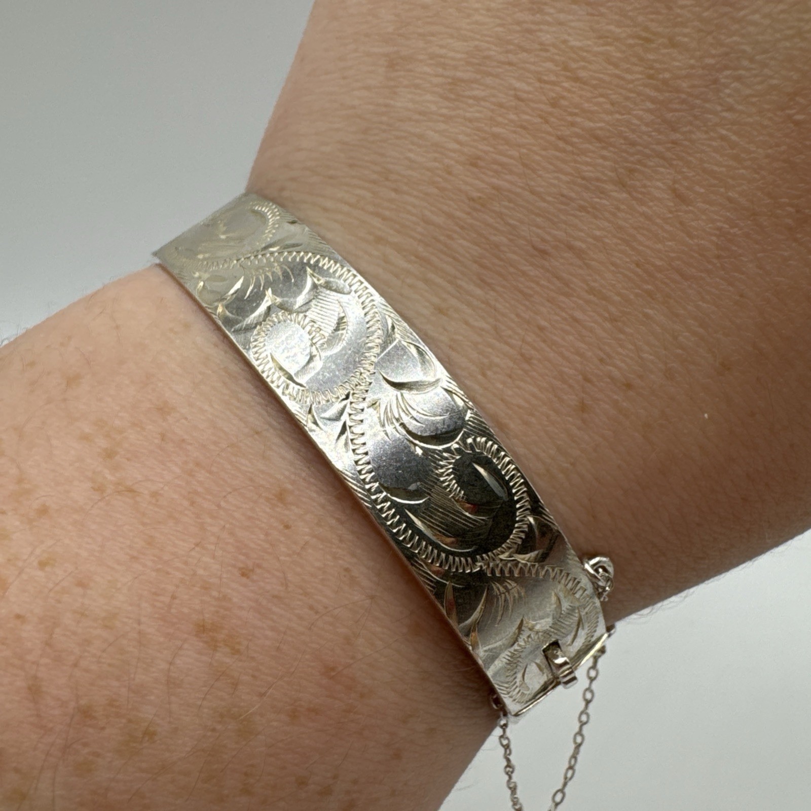 Vintage Sterling Silver Scroll Work Hinged Bangle… - image 7