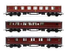 HORNBY 'OO' GAUGE RAKE OF 3 BR 1ST SLEEPER/BRAKE COMPOSITE/LMS COMPOSITE COACHES