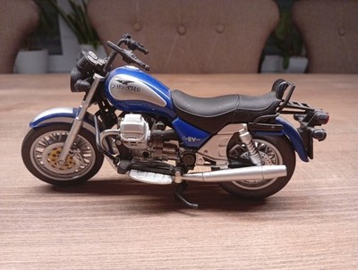 Moto Guzzi California EV in rot/gelb/schwarz Box New Ray Road Rider 1:12
