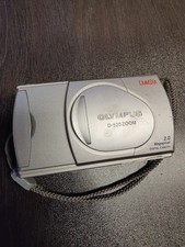 Olympus CAMEDIA D-520 Zoom 2.0MP Digital Camera Metallic Silver Works