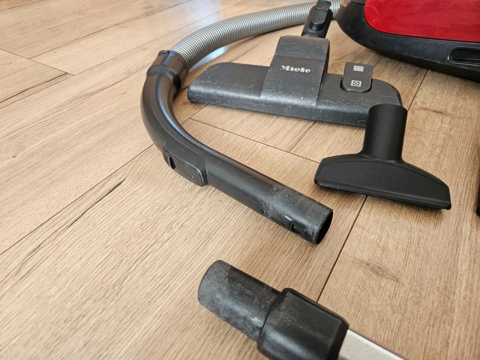 Deep Cleaned Miele Complete C2 Cat And Dog Vacuum Cleaner  With Onboard Tools - Image 4 of 4