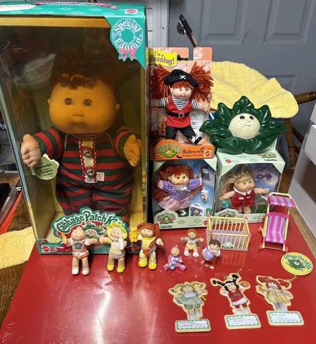 Vintage Cabbage Patch Kids Holiday Baby & Collectible Doll Lot w/ Accessories