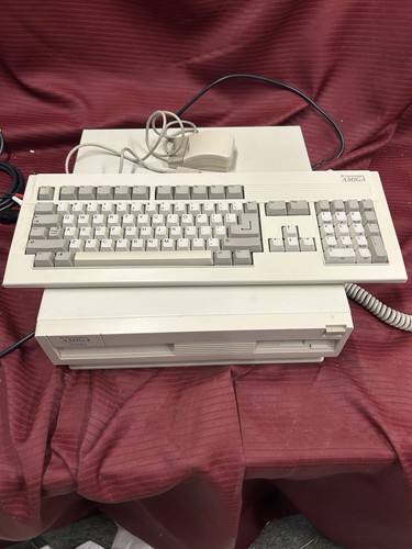 Commodore Amiga 3000D Desktop Computer asis lesen mit Tastatur & Maus