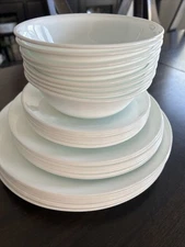 Corning Corelle WINTER FROST WHITE 32 pc Dinnerware Set Service for 8 Plate Bowl