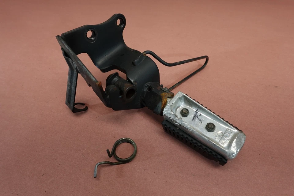 Yamaha V-Star 1100 V Star XVS1100 1999-2009 reposapiés delantero derecho reposapiés Foto 4 de 4