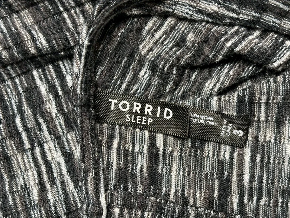 Mono Torrid Sleep para mujer talla 3 (3X) negro blanco elástico sin mangas Foto 3 de 4