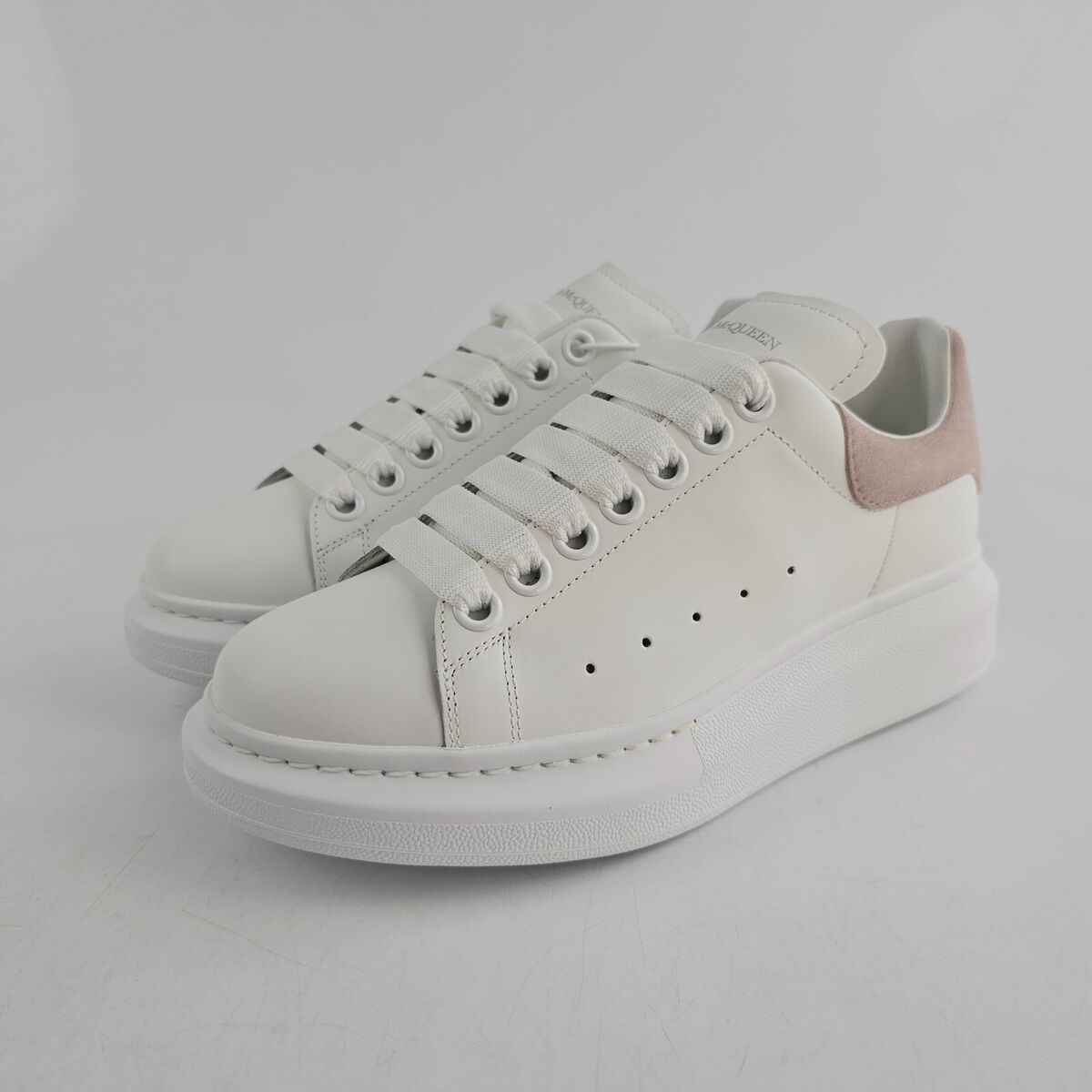 ALEXANDER MCQUEEN Oversized Women's White And Pink Sneakers ALEXANDER MCQUEEN Oversized Women's White And Pink Sneakers