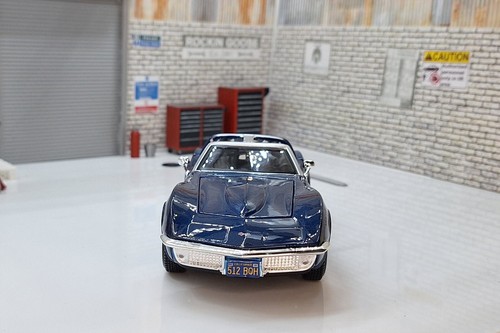 Chevrolet Corvette Blue 1:24 Scale Model Car 1970 - Picture 7 of 9