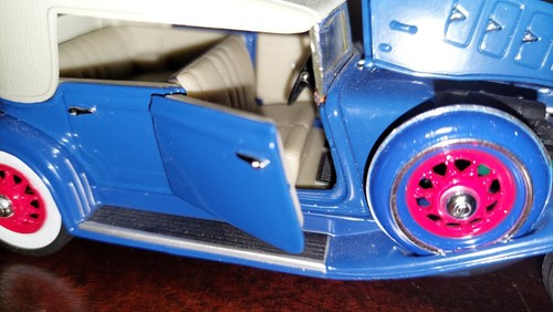 1932 Chrysler lebaronn 1/32 scale diecast model, used in display cases - Picture 2 of 12