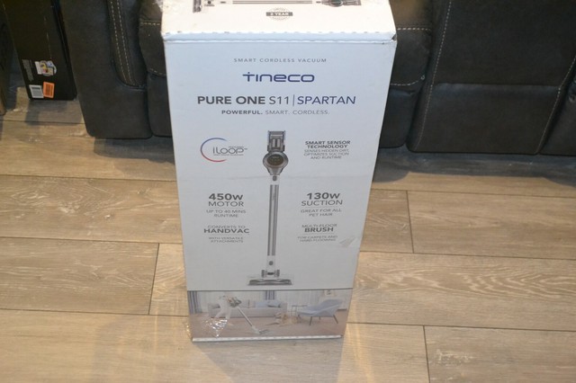 dyson hoover green light