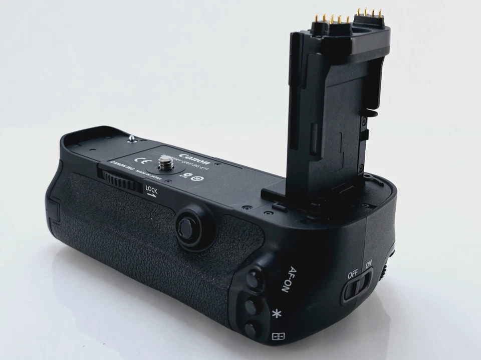 🌸[COMO NUEVO] Cargador de empuñadura de batería Canon BG-E11 BGM E11L Chaeger LC-E6 para 5D Japón Foto 3 de 4