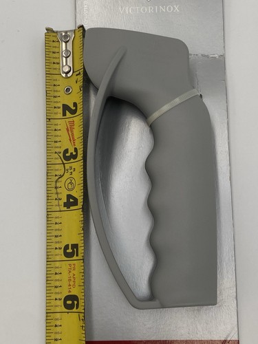 NEW VICTORINOX PULL THRU SHARPENER SWISS MADE 7.8715 Gray/Black 5.5”x2.75” NWT - Picture 10 of 12