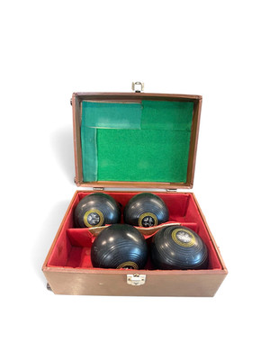 VTG 1965 Henselite Lawn Bowl Set of 4, Padded Wooden Case, Dolphin/Shell Graphic
