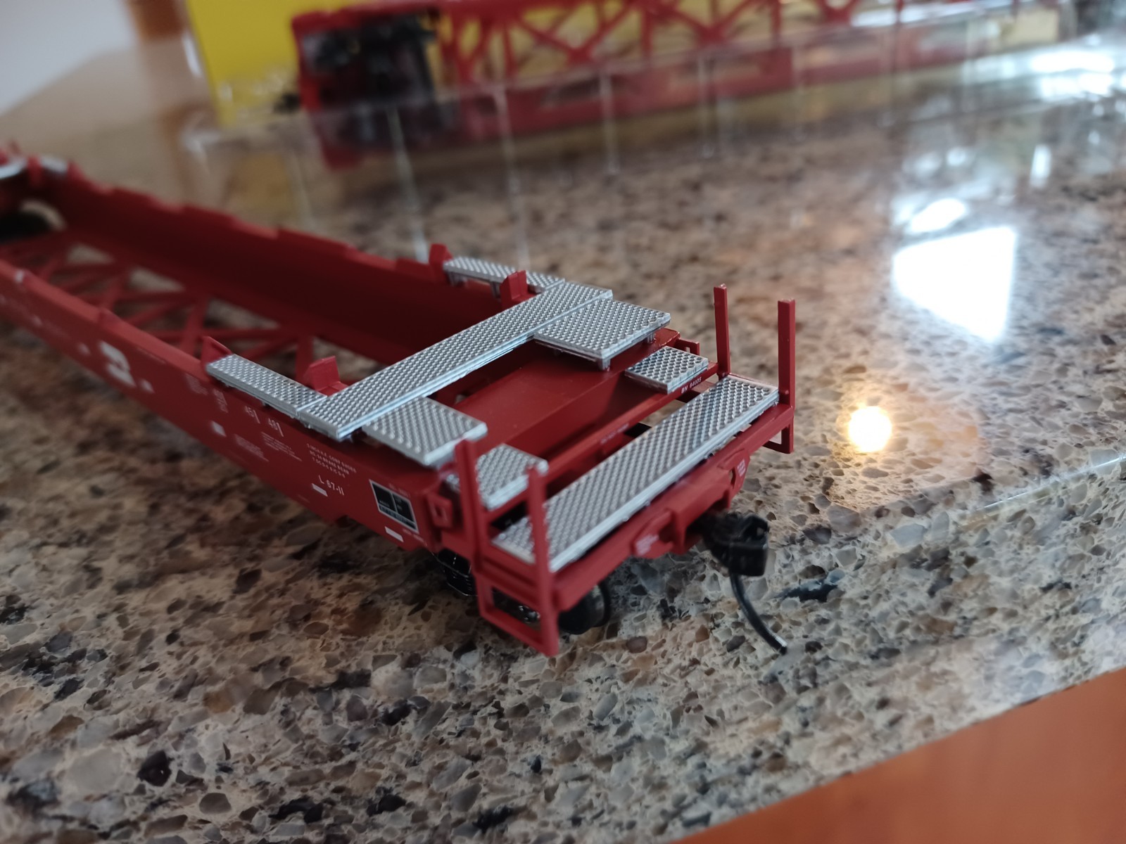 A-LINE-INTERMODAL-HUSKY STACK CONTAINER CAR- BN 3 UNIT SET -ITEM #47207-04