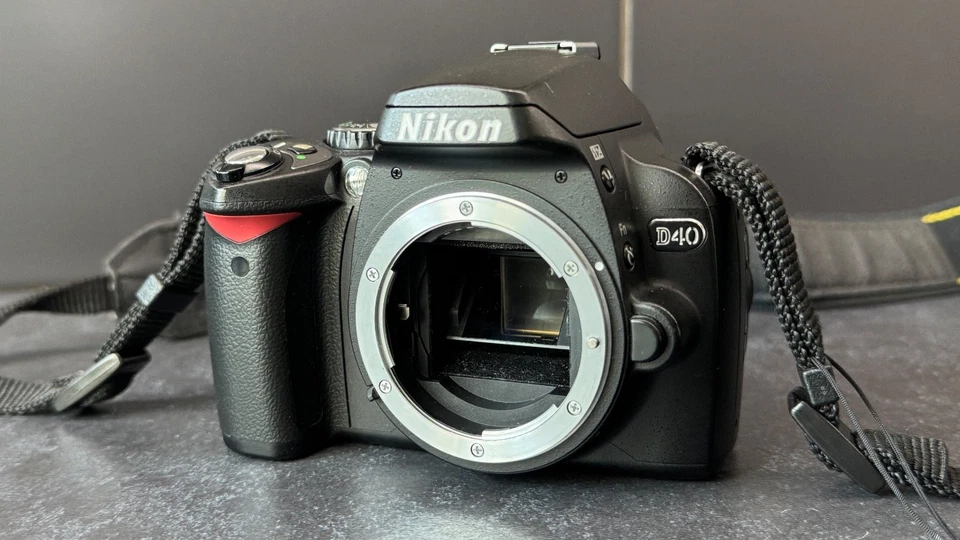 Nikon D40, photo 1 of 5