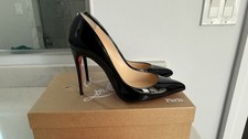 Christian Louboutin Pigalle Follies 100 pompa a punta - nero brevettato, US 7,5