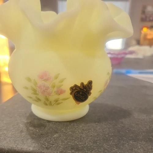 Fenton Custard Satin Rose Bowl Ruffled Vase --4"