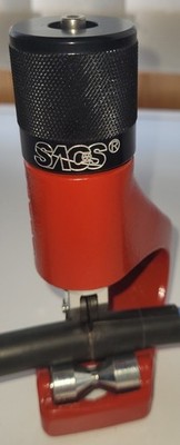 SACS Werkzeug. SWA Kabel Abisolierer. Abisolieren Sie SWA Kabel schneller und sicherer.
