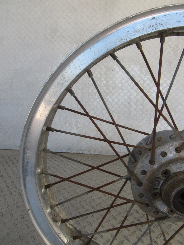 75 Yamaha XS650B XS 650 1975 llanta delantera Foto 2 de 4