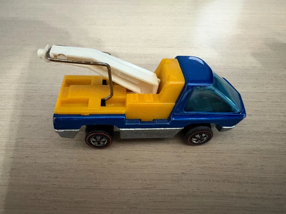 Lotto 5 auto Hot Wheels Redlines 1970 camion dei pompieri (2) rimorchio camion ambulanza furgone in movimento - Immagine 4 di 4