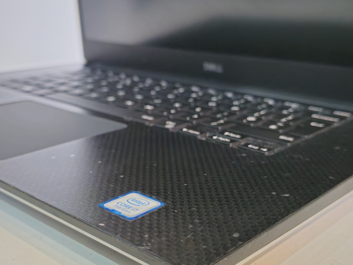 Carte Mère Dell XPS 15 9560 Avec I7-7700HQ, HD Graphics 630 – Testée OK (0YH90J)