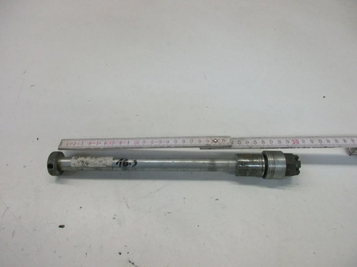 O1. Kawasaki GPZ 550 UT ZX 550 A Steckachse hinten 17 mm Achse Hinterrad Felge