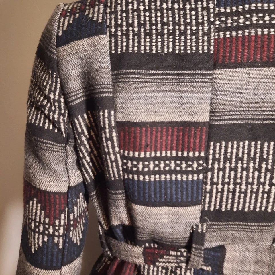 Chaqueta Cárdigan CHARLOTTE RUSSE Mezcla Lana Boho Suroeste Cinturón M Acogedora Foto 3 de 4