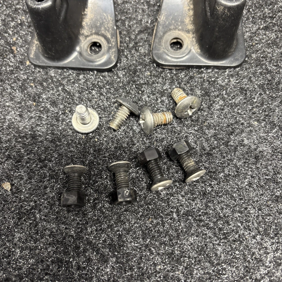 2000-2004 Subaru Outback Rear Hatch Spoiler Dust Deflector E7510LS100 OEM - Imagem 2 de 4