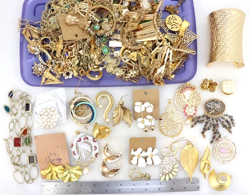 4.5LB Pound 72oz Vintage + Now Gold Plate Tone Jewelry Lot Brand Fashion Costume
