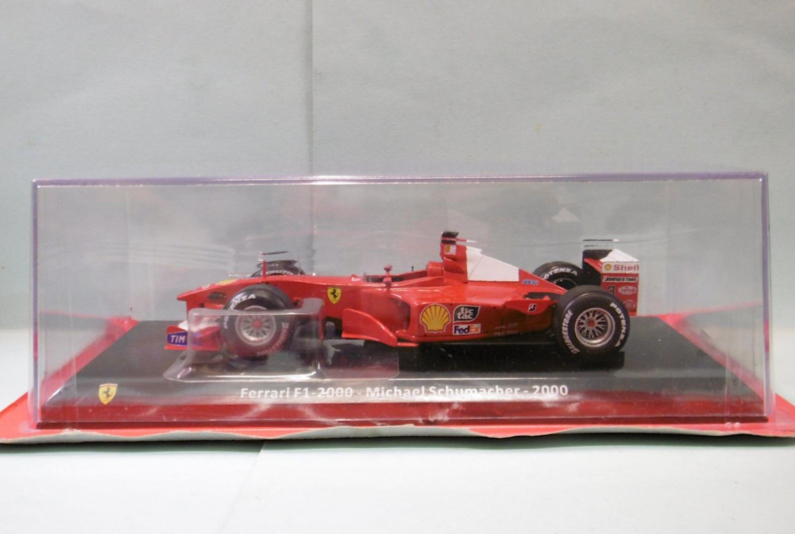 FERRARI F1-2000 Michael Schumacher 1/24 voiture miniature de course F1 2000 Ixo #3