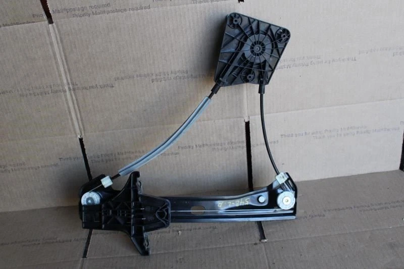 Volkswagen Passat 2017 puerta trasera izquierda regulador ventana desnudo 561839461F Foto 2 de 4