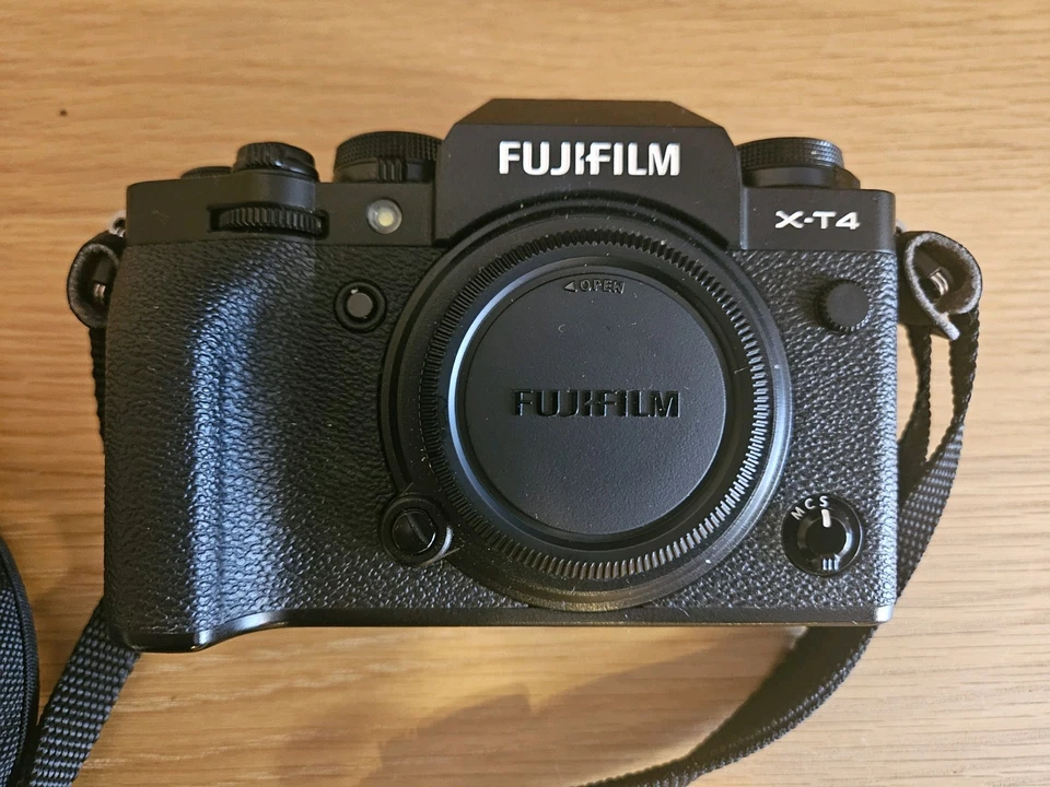Fujifilm X-T4 schwarz